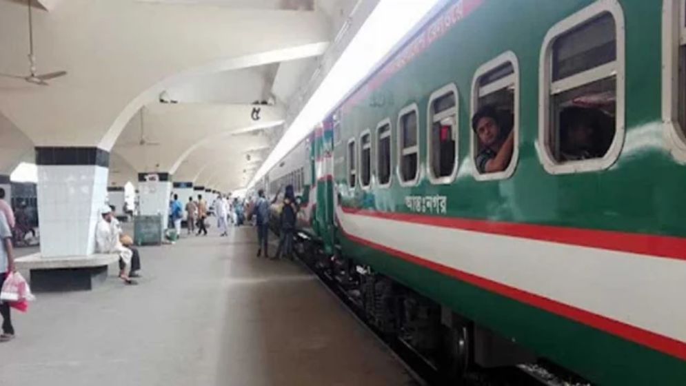 সার্ভার জটিলতা, কমলাপুরে ট্রেনের শিডিউল বিপর্যয়