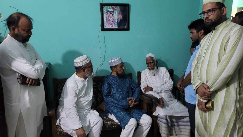 সড়ক দুর্ঘটনায় প্রাণ হারানো তানিফার পরিবারের পাশে জামায়াত