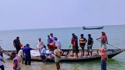 পদ্মায় নৌকাডুবি : ১৬ ঘণ্টা পর স্বামী-স্ত্রীর মরদেহ উদ্ধার