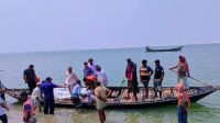 পদ্মায় নৌকাডুবি : ১৬ ঘণ্টা পর স্বামী-স্ত্রীর মরদেহ উদ্ধার