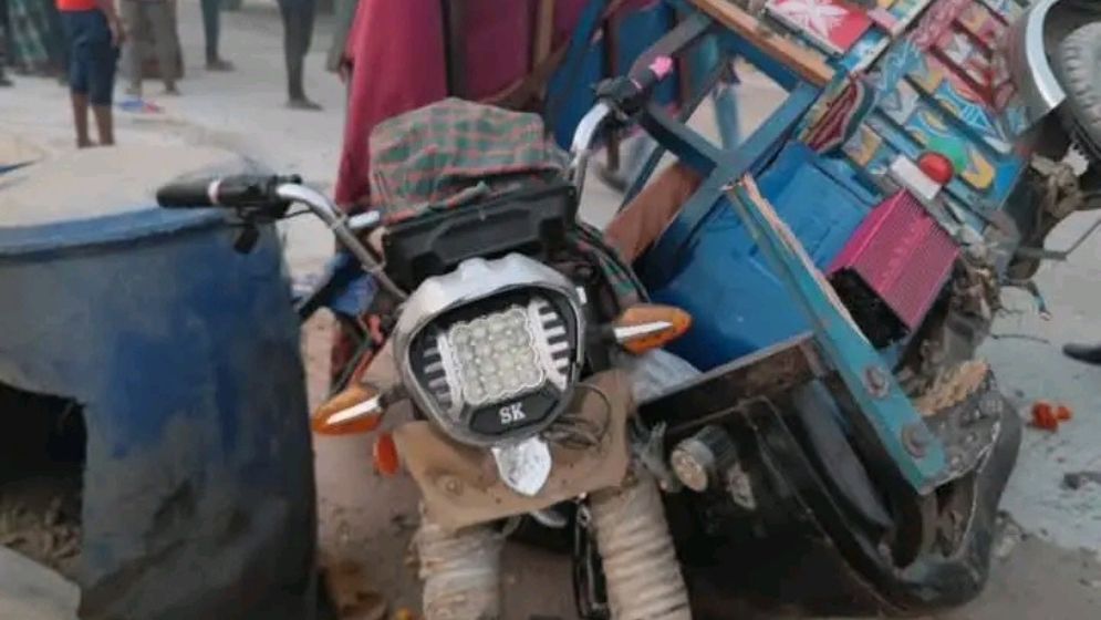 সিরাজগঞ্জে সড়ক দুর্ঘটনায় শিশুসহ নিহত ৩
