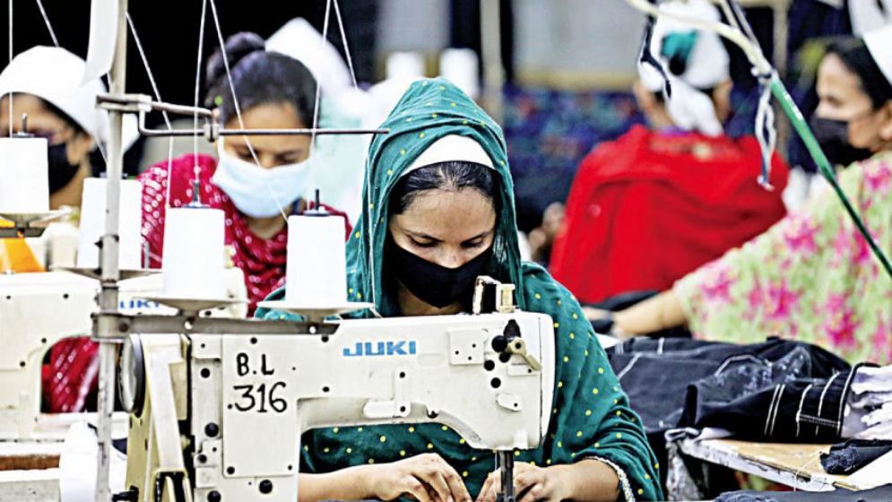 পোশাক রপ্তানিতে গতি ফিরেছে