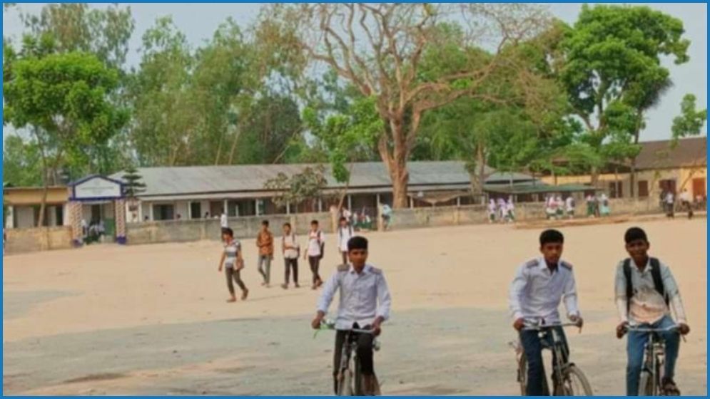 লালমনিরহাটে ফের বিদ্যালয়ের মাঠে হাট বসানোর পাঁয়তারা