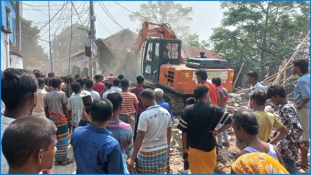 নরসিংদীতে অবৈধ স্থাপনা উচ্ছেদ অভিযান