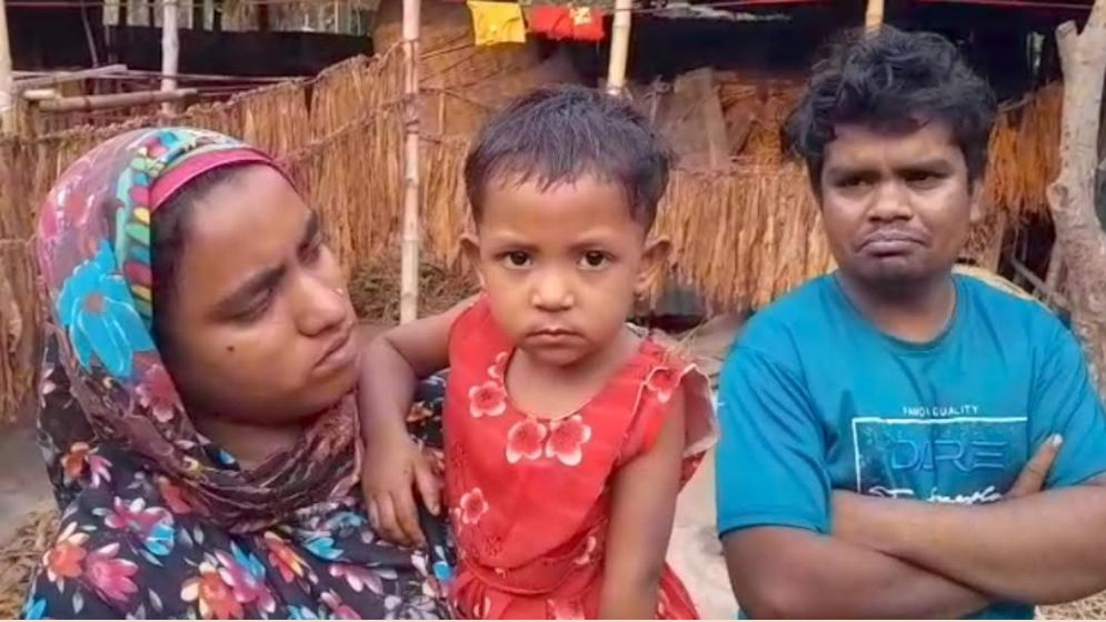 দুধের শিশুকে বিক্রি করে লাপাত্তা বাবা
