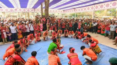 বৈসুর আনন্দে পাহাড়জুড়ে নাচ-গানে মুখর ত্রিপুরা জনগোষ্ঠী