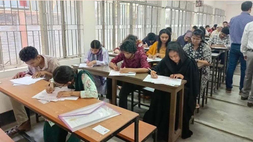বাকৃবি কেন্দ্রে কৃষি গুচ্ছ ভর্তি পরীক্ষা সম্পন্ন