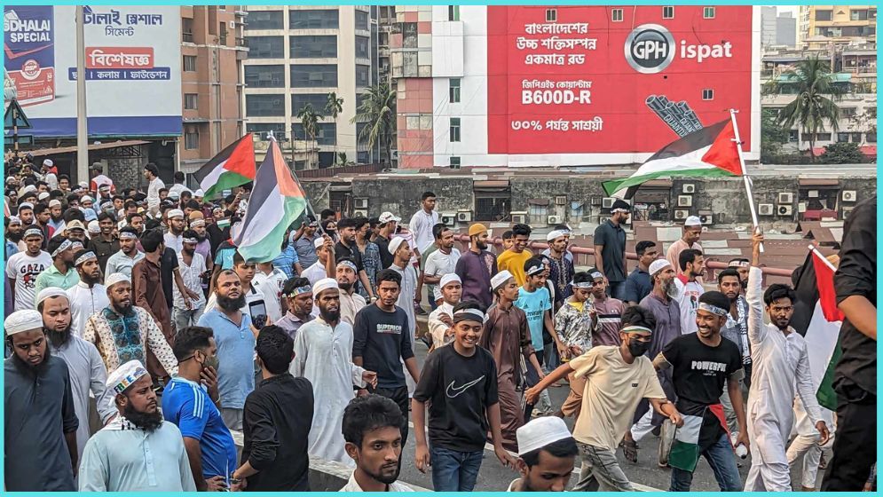 ‘মার্চ ফর গাজা’ কর্মসূচি শেষে জনতার দীর্ঘ পদযাত্রা, সড়কে মানুষের স্রোত