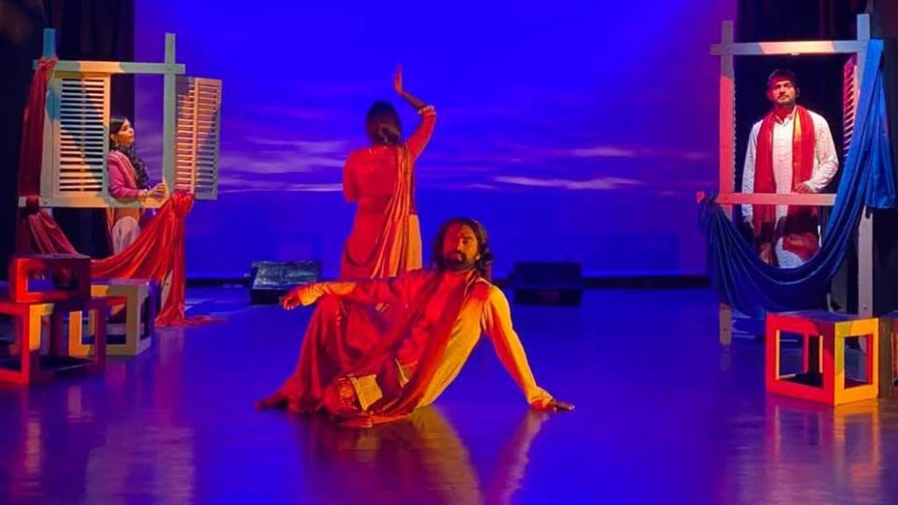 হুমকির চিঠি, ‘শেষের কবিতা’ নাটকের প্রদর্শনী বাতিল
