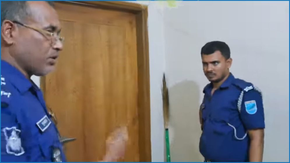 চিরকুটে লেখা ‘আমার বাঁচার অধিকার নাই’