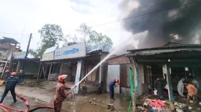 লালমনিরহাটে অগ্নিকাণ্ডে দেড় কোটি টাকার ক্ষয়ক্ষতি