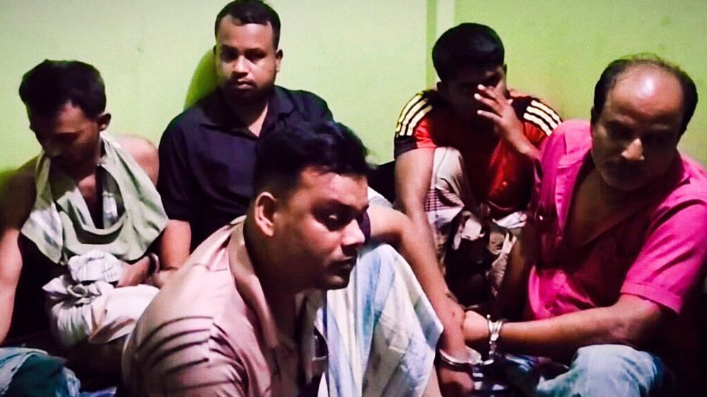 গোপন আস্তানায় অনলাইন ক্যাসিনো, পুলিশের অভিযানে গ্রেপ্তার ৭