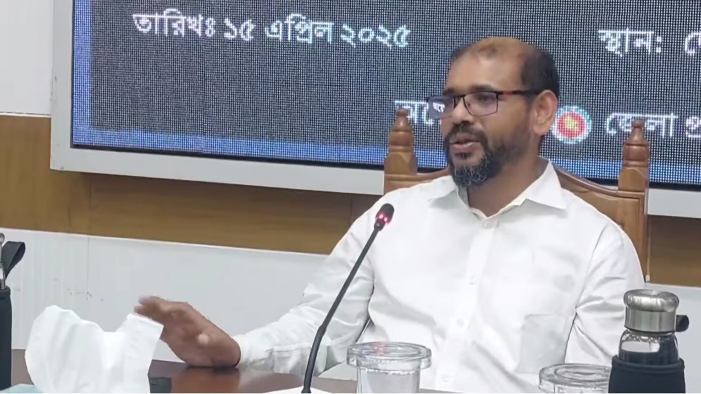 শুক্রবার থেকে বেশি বৃষ্টির আশঙ্কা, ধান কেটে ফেলার আহ্বান ডিসির