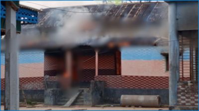 জমিতে ছাগল প্রবেশ করায় কুপিয়ে জখম, অভিযুক্তের বাড়িতে অগ্নিসংযোগ