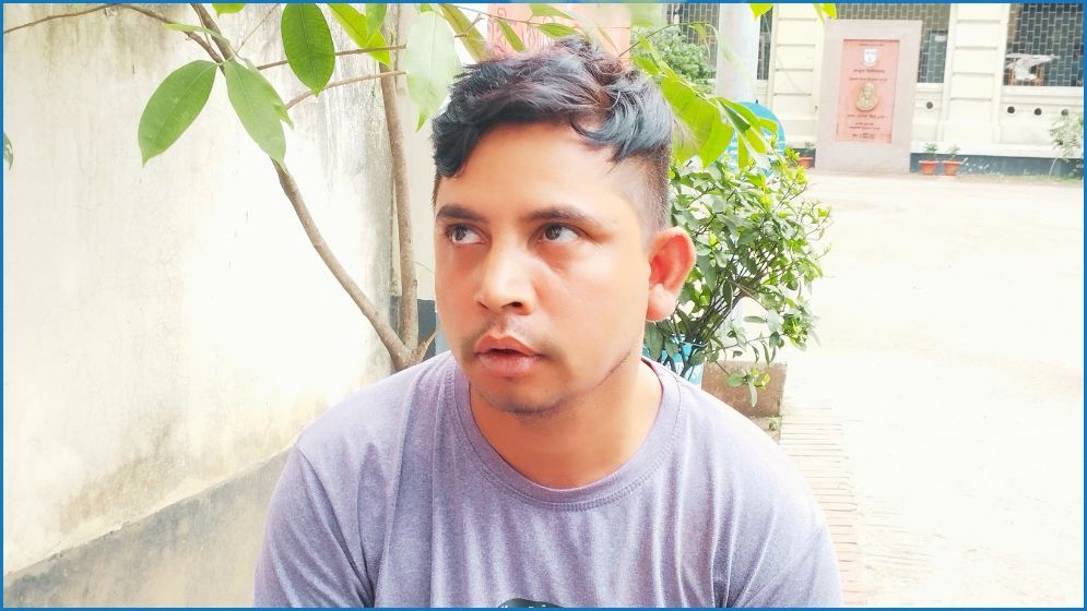 জবিতে ‘চোর’ সন্দেহে যুবক আটক