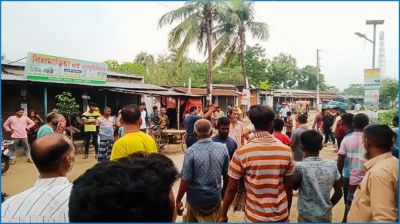 অস্ত্র ঠেকিয়ে চাঁদা দাবি, মারপিটে আহত ১