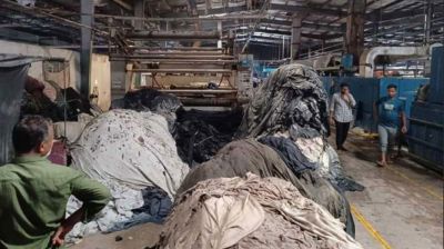 মুন্সীগঞ্জে আগুনে পুড়ল কারখানার কাপড়-মেশিন