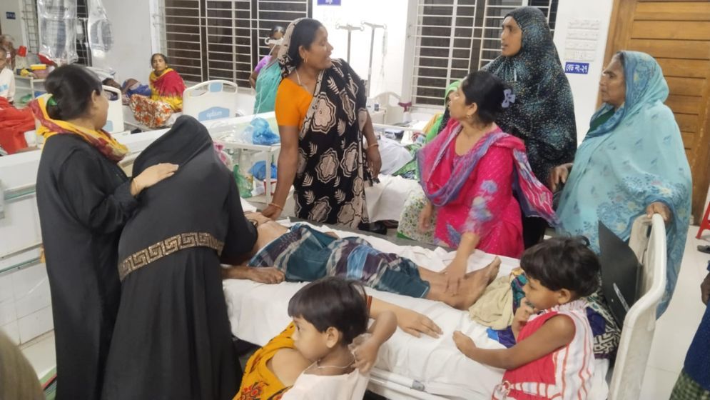 মানিকগঞ্জ মেডিকেলে ভুল রক্ত পুশে রোগী মৃত্যুর অভিযোগ