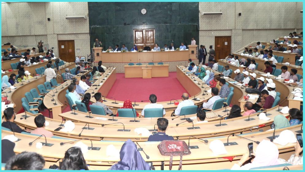 রাজনৈতিক বিভাজন আমাদের এগিয়ে যাওয়ার ক্ষেত্রে বড় বাধা : ঢাবি উপাচার্য