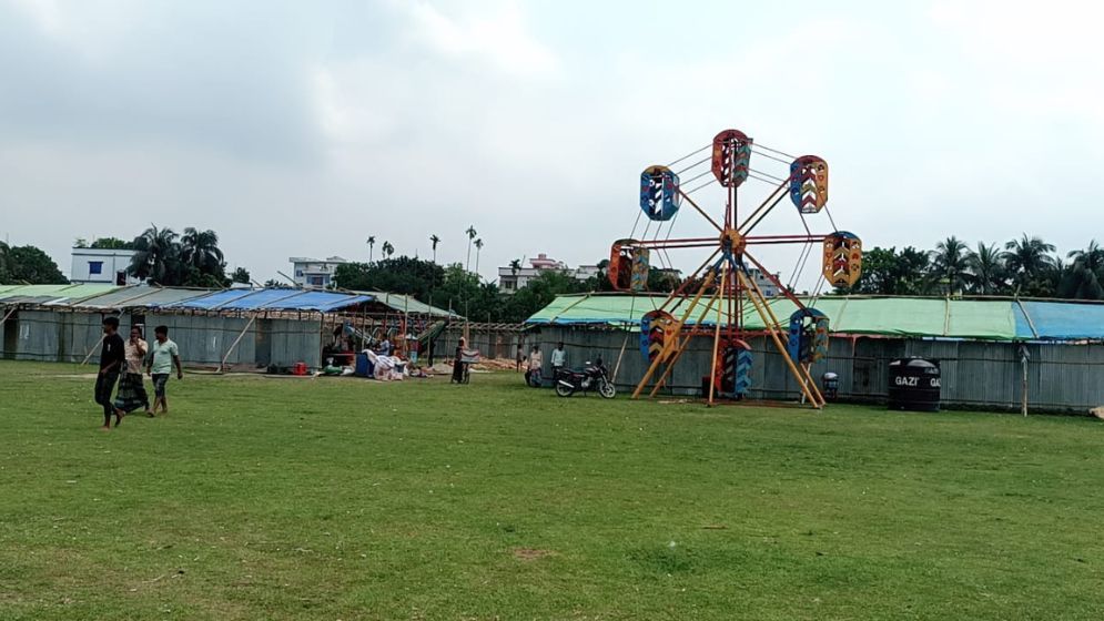 পরীক্ষা কেন্দ্রের পাশেই মাসব্যাপী মেলা, অবশেষে বন্ধ
