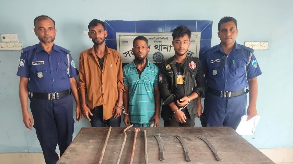 ডাকাতির প্রস্তুতিকালে সরাইলে গ্রেপ্তার ৩