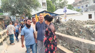 মানিকগঞ্জে সরকারি প্রকল্পের মাটি বিক্রি, ভেকু চালককে জরিমানা