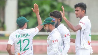 আগুন ঝরাচ্ছেন নাহিদ-হাসানরা, বোলিংয়েই ভরসা