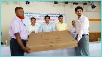 আলফাডাঙ্গায় শিক্ষাপ্রতিষ্ঠানে আইটিভিত্তিক শিক্ষা উপকরণ বিতরণ