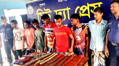 হাকিমপুরে ডাকাতির প্রস্তুতিকালে ধরা পড়লেন ৭ জন