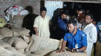 হিলিতে খাদ্যবান্ধব কর্মসূচির সাড়ে ৫ হাজার কেজি চাল জব্দ