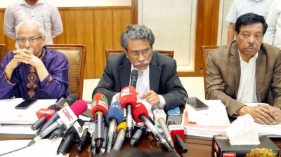 গণতান্ত্রিক আকাঙ্ক্ষা বাস্তবায়নের দুয়ার খুলতে হবে : আলী রীয়াজ