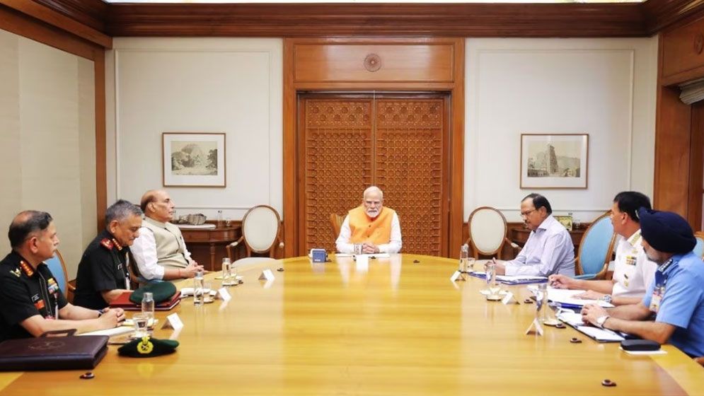পাহেলগাম হামলার বদলা নিতে সেনাবাহিনীকে পূর্ণ ক্ষমতা দিলেন মোদি