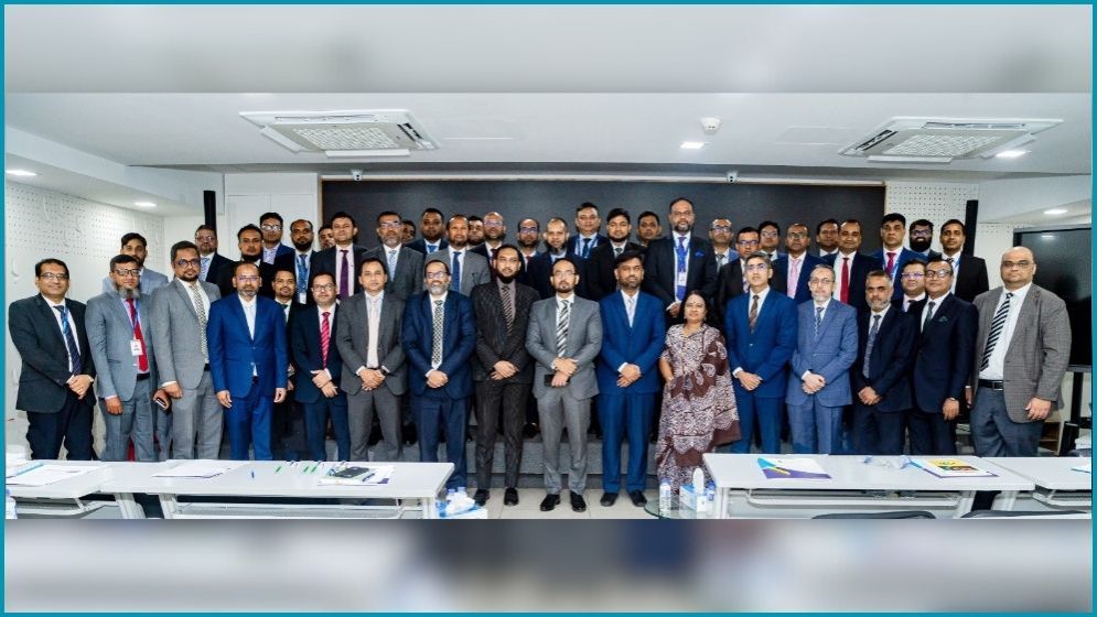 কমিউনিটি ব্যাংকের উদ্যোগে ‘ম্যানেজারস মিট ও বিজনেস কনফারেন্স’ অনুষ্ঠিত