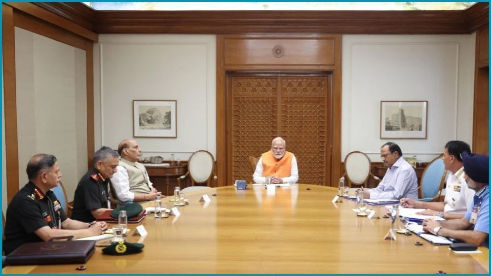 যুদ্ধ পরিস্থিতিতে উদ্বিগ্ন ভারত, মোদির বাসায় ফের হাই প্রোফাইল বৈঠক