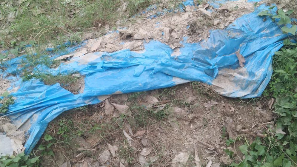 টঙ্গীবাড়িতে এক রাতে ১৪ কবর খুঁড়ে কঙ্কাল চুরি, এলাকাবাসীর ক্ষোভ