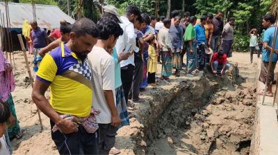 নির্মাণাধীন বাড়ির মাটি চাপায় মালিকের মৃত্যু