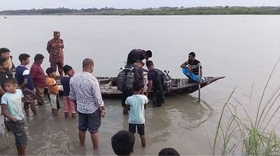 আড়িয়াল খাঁ নদে গোসল করতে নেমে কিশোরী নিখোঁজ