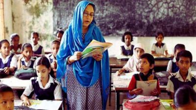 ৩ দাবিতে প্রাথমিক শিক্ষকদের কর্মবিরতি