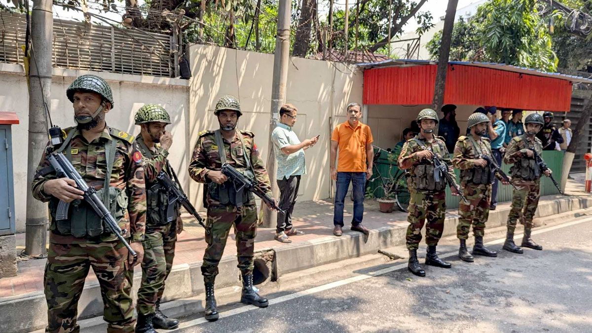 ফিরোজায় বাড়তি নিরাপত্তা, সেনাবাহিনী মোতায়েন