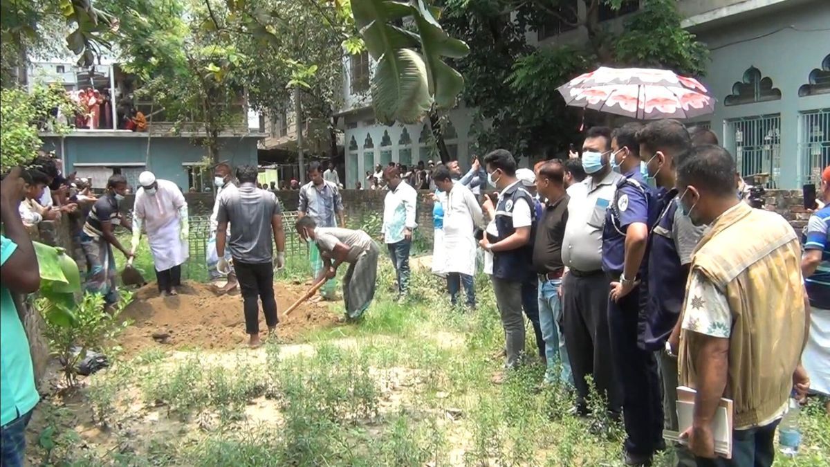 মাধবদীতে দাফনের ৬ মাস পর সাবেক কমিশনারের মরদেহ উত্তোলন
