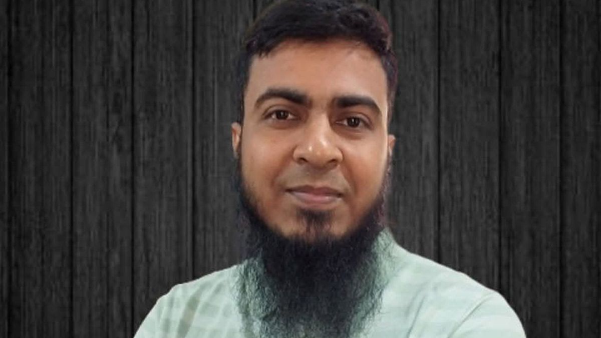 অনলাইনে গণিত শেখান রিয়াজ