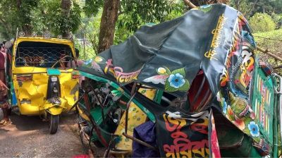 শিশুকে বাঁচাতে গিয়ে ২ অটোরিকশার মুখোমুখি, যুবক নিহত