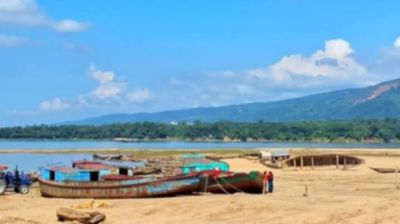 যাদুকাটায় নিষেধাজ্ঞায় অর্ধলক্ষ শ্রমিক কর্মহীন