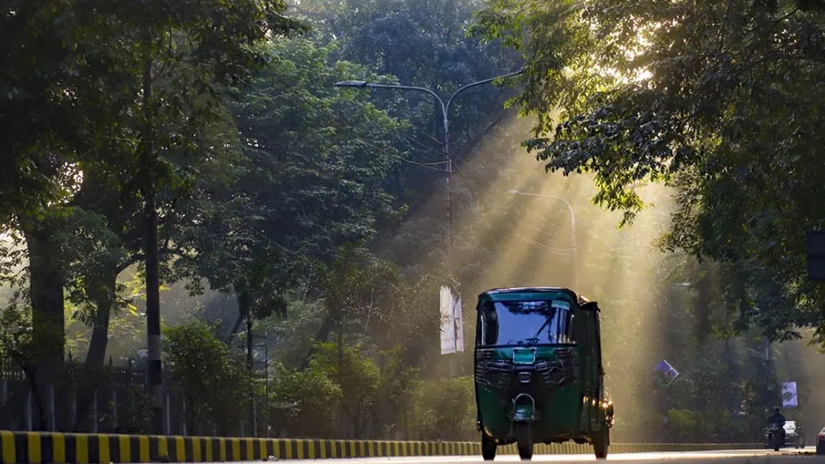 ঢাকার বাতাস আজ সংবেদনশীল গোষ্ঠীর জন্য ‘অস্বাস্থ্যকর’