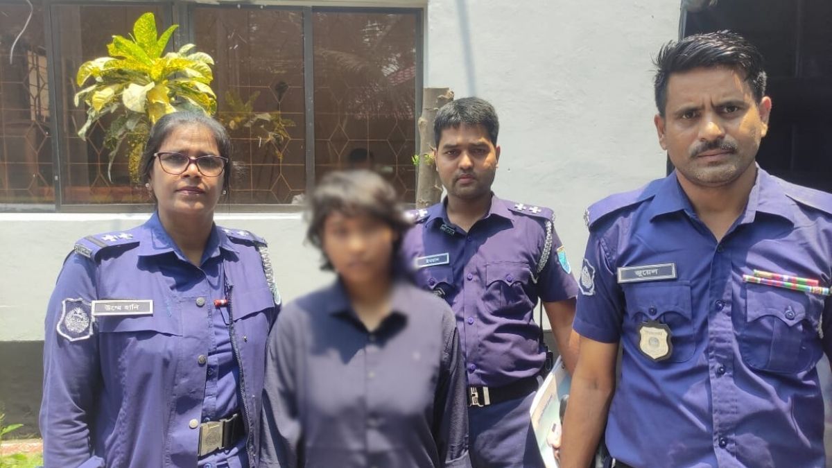 বাবাকে হত্যার পর ৯৯৯-এ ফোন দিলেন মেয়ে