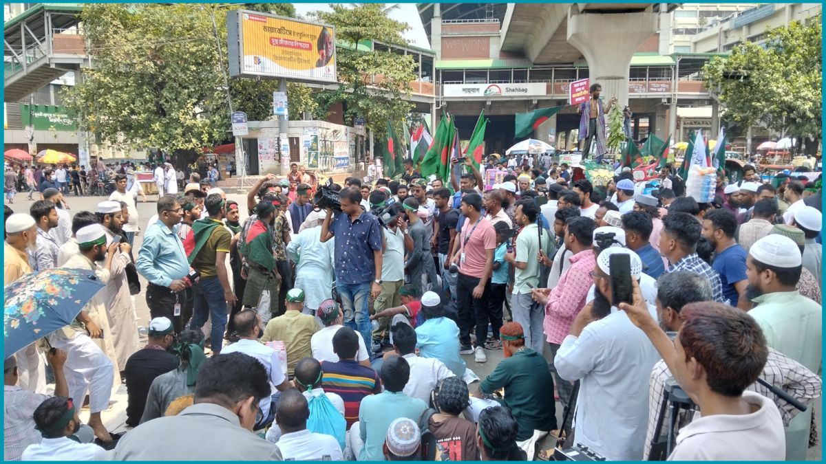 আ.লীগ নিষিদ্ধসহ ৩ দফা দাবিতে ‘শাহবাগ ব্লকেড’ চলছে