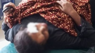 ট্রলির ধাক্কায় ২ মাসের শিশু নিহত, মা হাসপাতালে