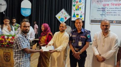 সুনামগঞ্জে গণঅভ্যুত্থানে আহতদের মাঝে চেক বিতরণ