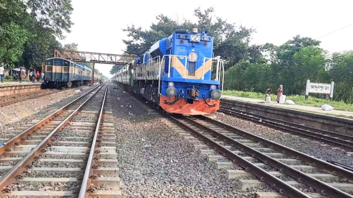 বনলতা এক্সপ্রেসে কাটা পড়ে ষাটোর্ধ্ব বৃদ্ধের মর্মান্তিক মৃত্যু