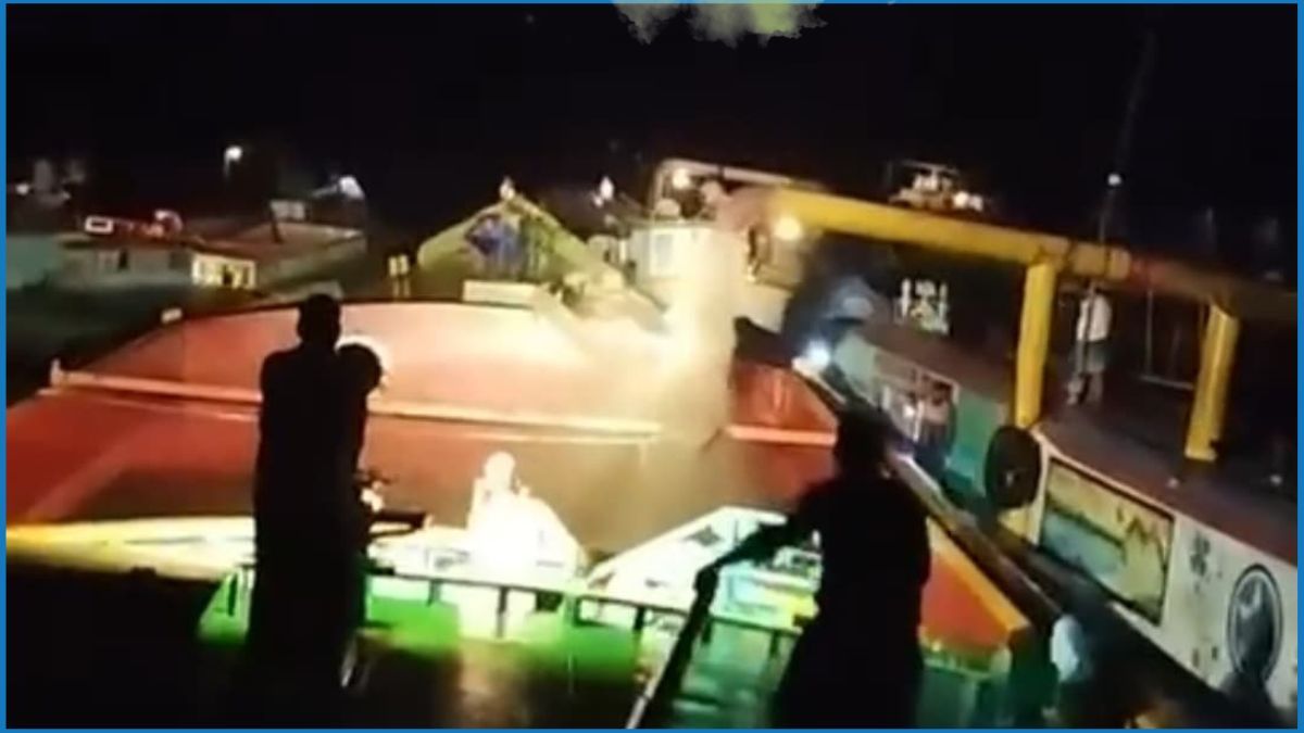 পদ্মায় রাতের আঁধারে বালু উত্তোলনের মহোৎসব